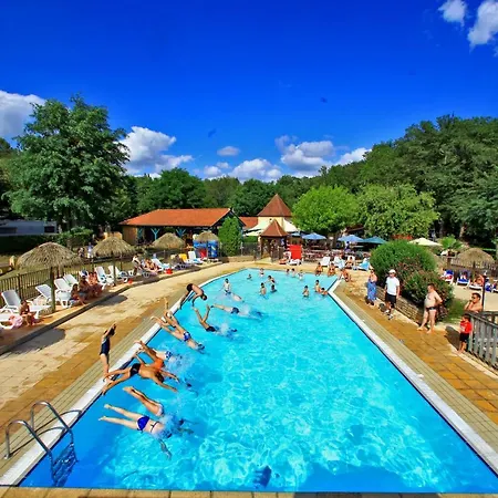 Camping La Chataigneraie 营地 Prats-de-Carlux